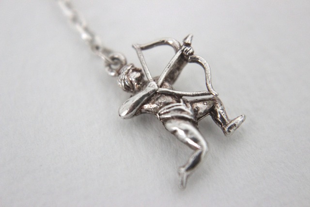 Medieval Archer / Vintage Charm Earring <Single>