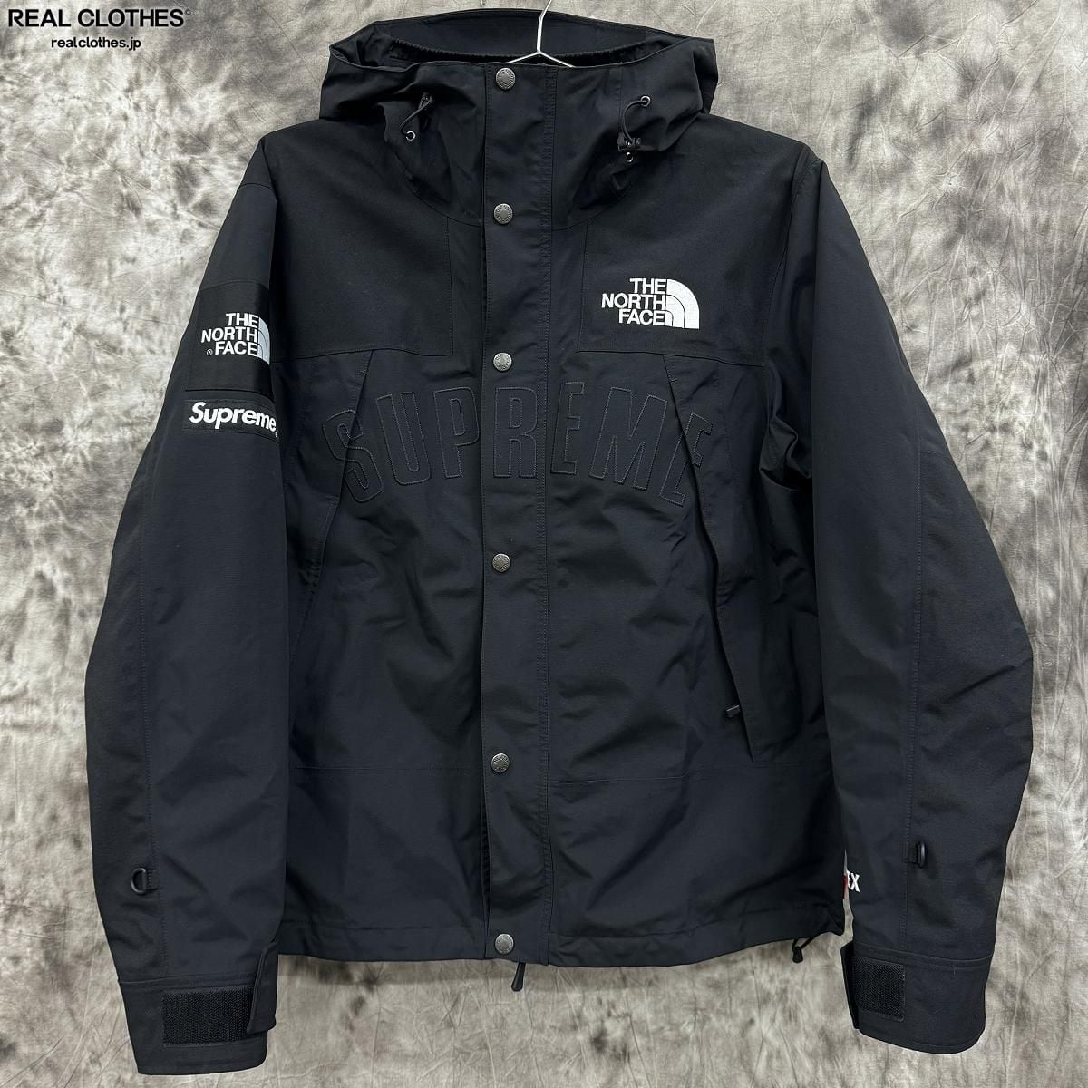 予算がありますのでSupreme north Arc Logo Mountain jacket M