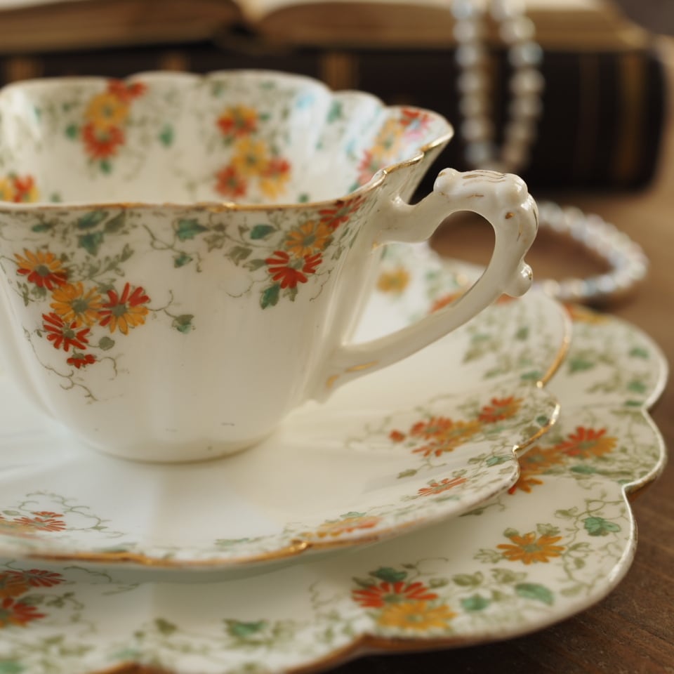 英国Shelley（シェリー） オレンジ・デイジー柄 トリオB カップ