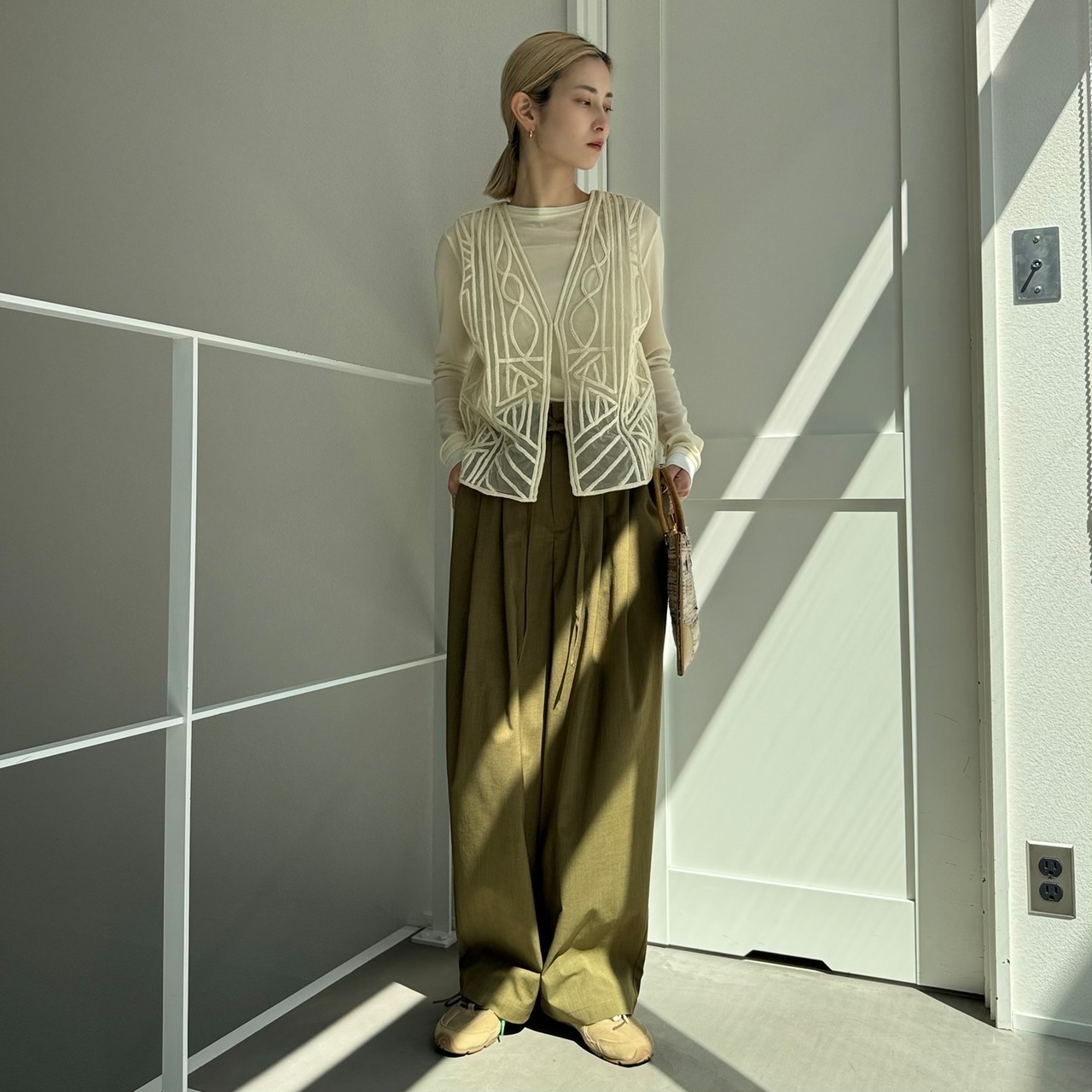 シアー幾何学柄デザインvest/アイボリー