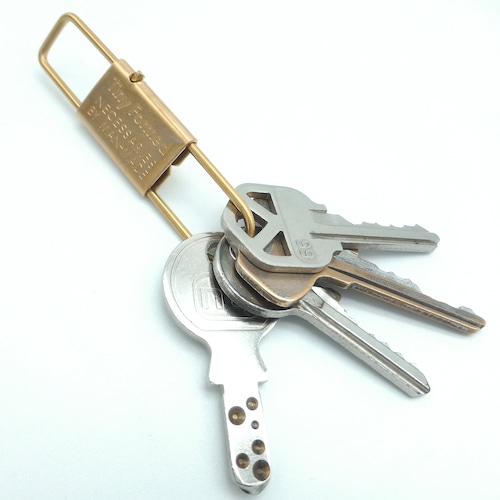 ☑ Tiny Formed　key shackle／brass（真鍮材）