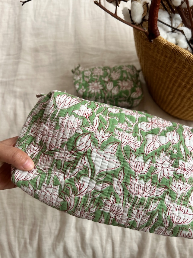 08.Green マトリョーシカポーチ　インド直輸入ブロックプリント生地