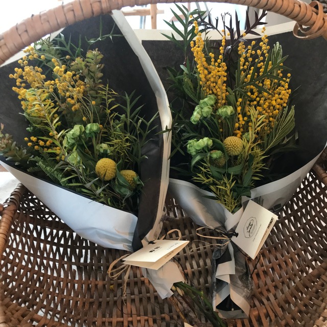 ミモザとグラスペディアのスワッグ　h37