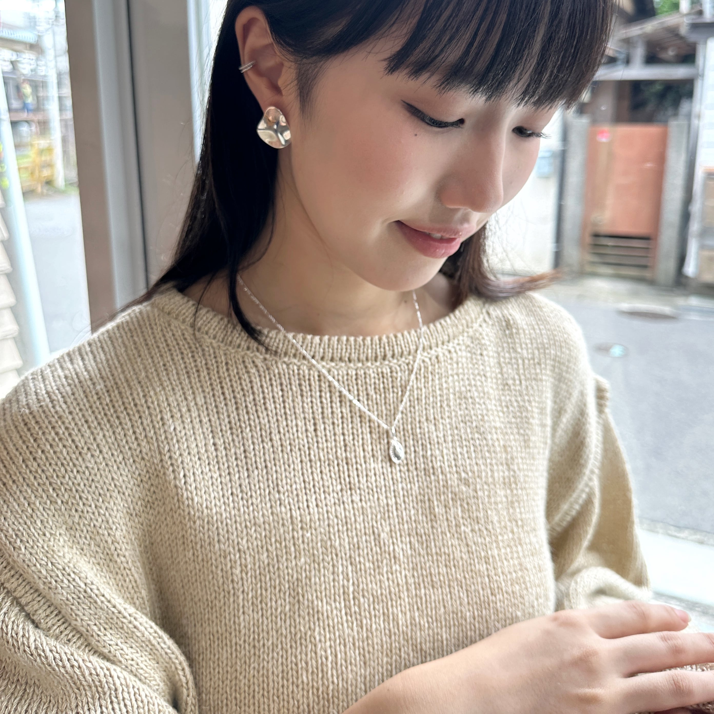 ナミナミ 洋梨 スタッドピアス 小顔効果と レフ板効果 | 【公式通販