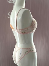 Mon Amour モールドパットブラジャー リズシャルメル