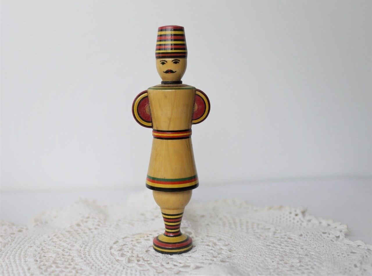 木の置物 翳ら ロシアの女の子