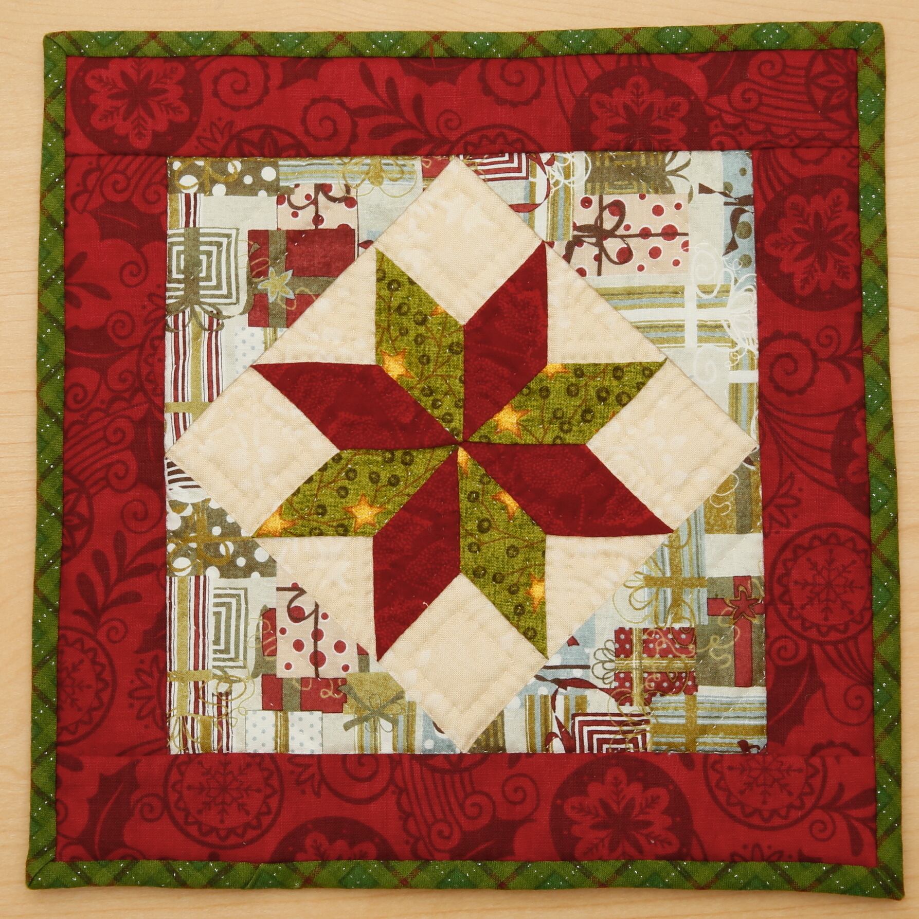 アンの田舎生活 刺繍キルト 約94cm タペストリー Amazon.co.jp: 本日