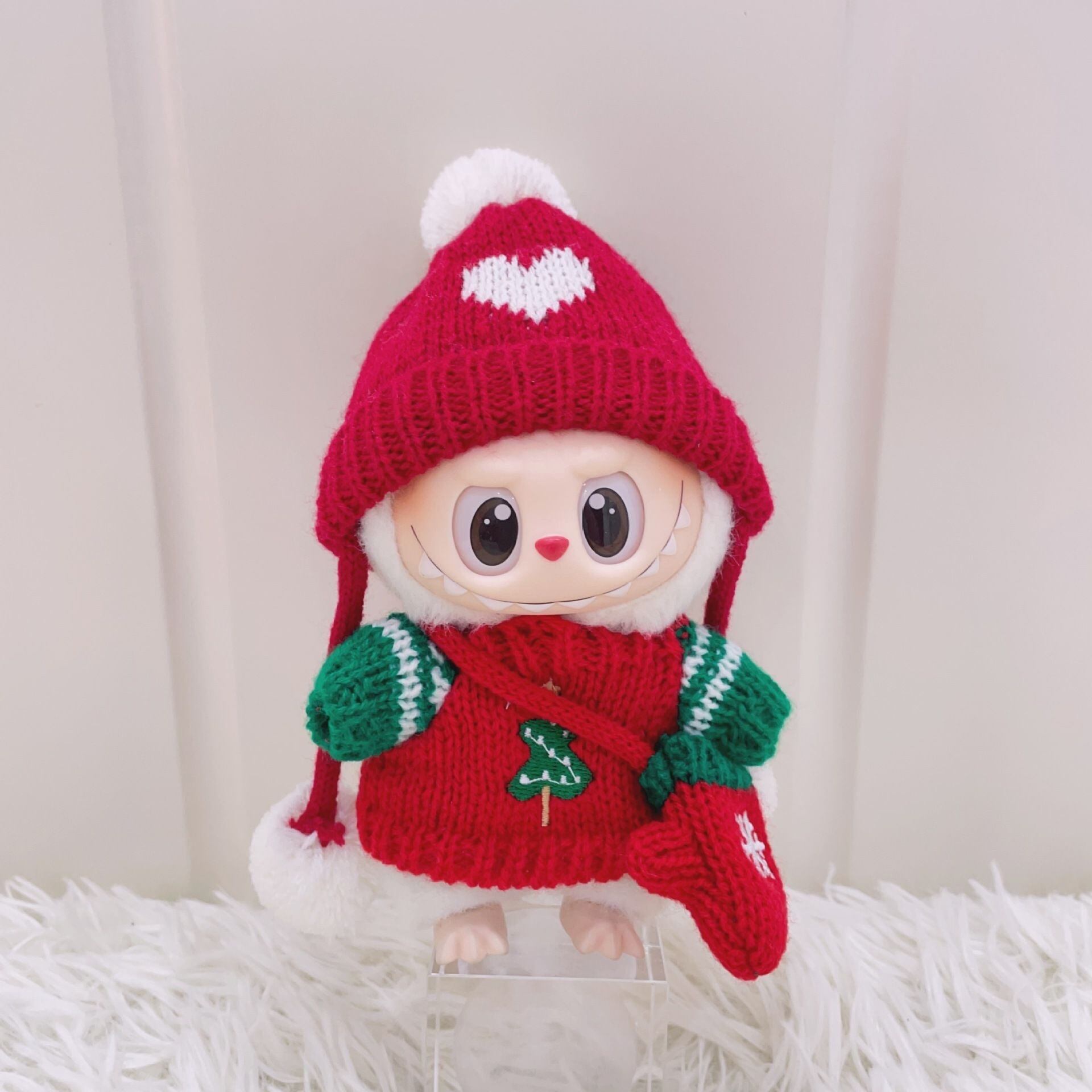 ラブブがサンタに！トナカイに！雪だるまに！♡ クリスマスの着せ替え