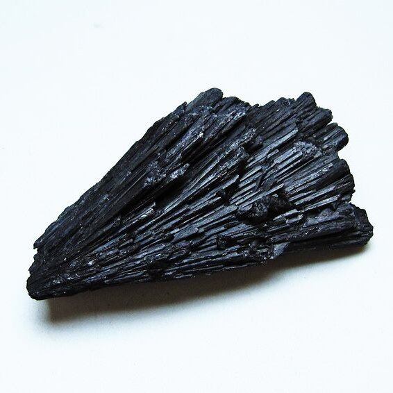 ブラック カイヤナイト 原石 一点物 171-7556