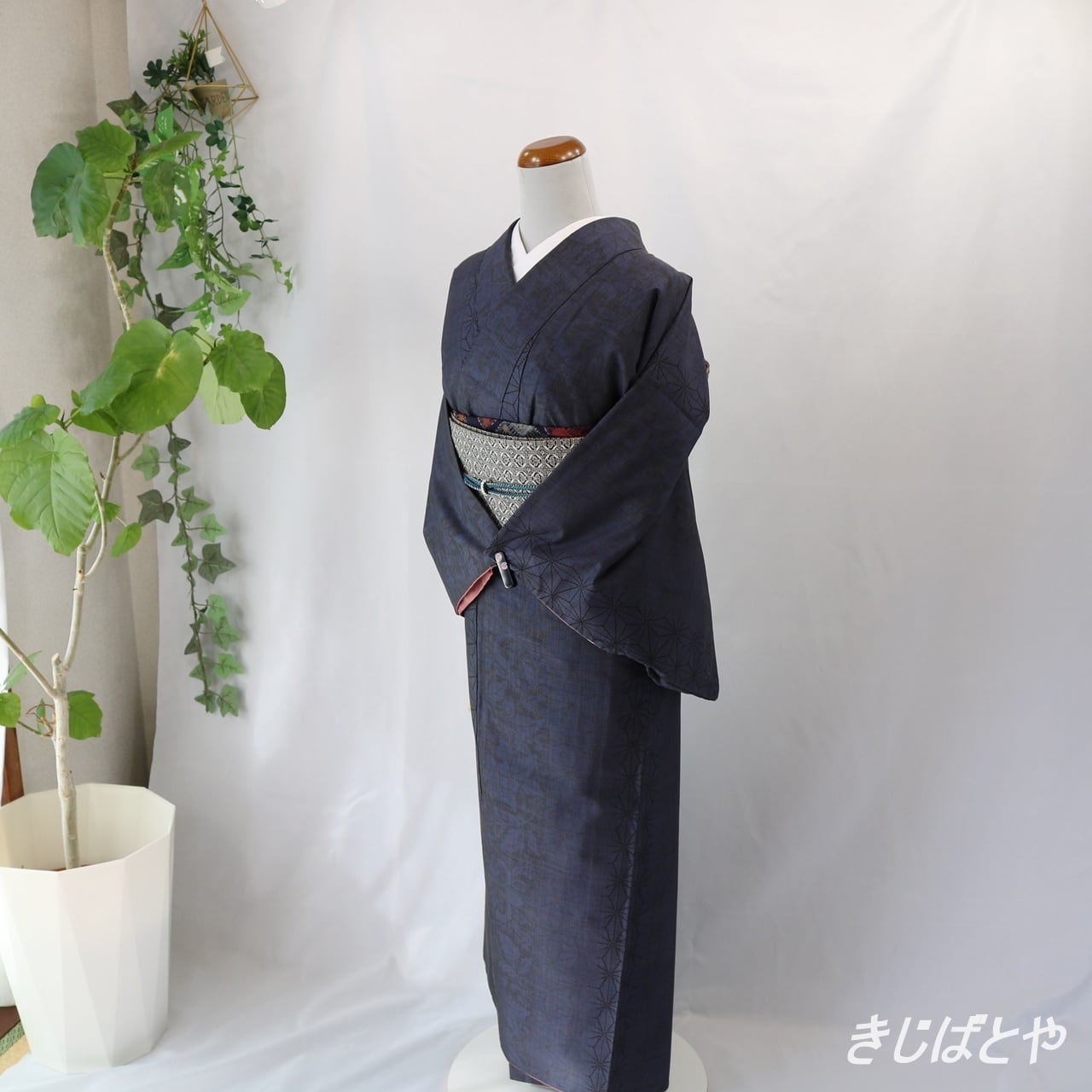 本場大島紬 麻の葉 お着物紬かぐら - 着物・浴衣
