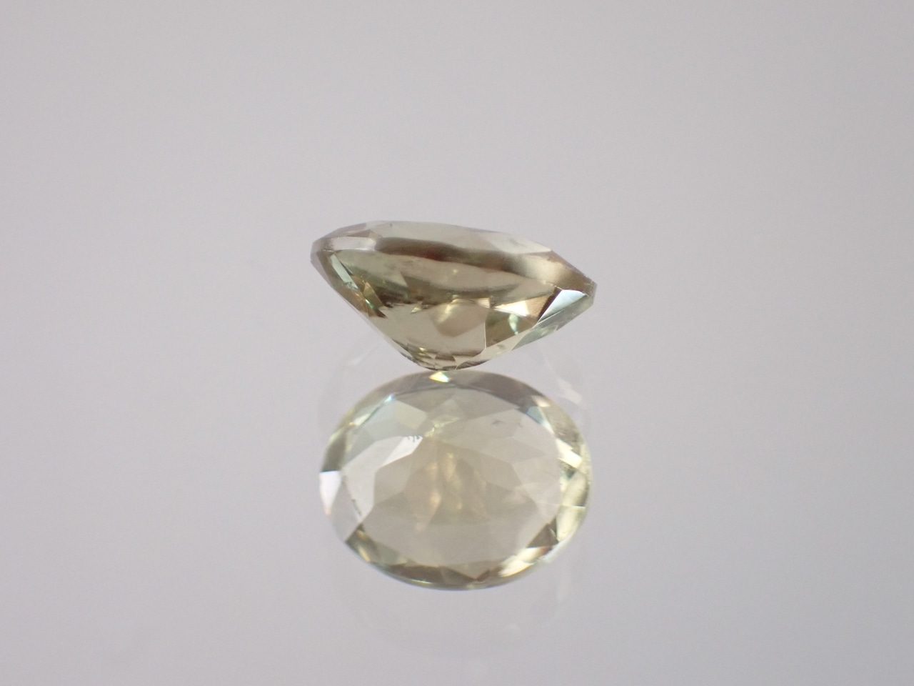 トルコ産カラーチェンジダイアスポア　2.07ct　[C11-194]