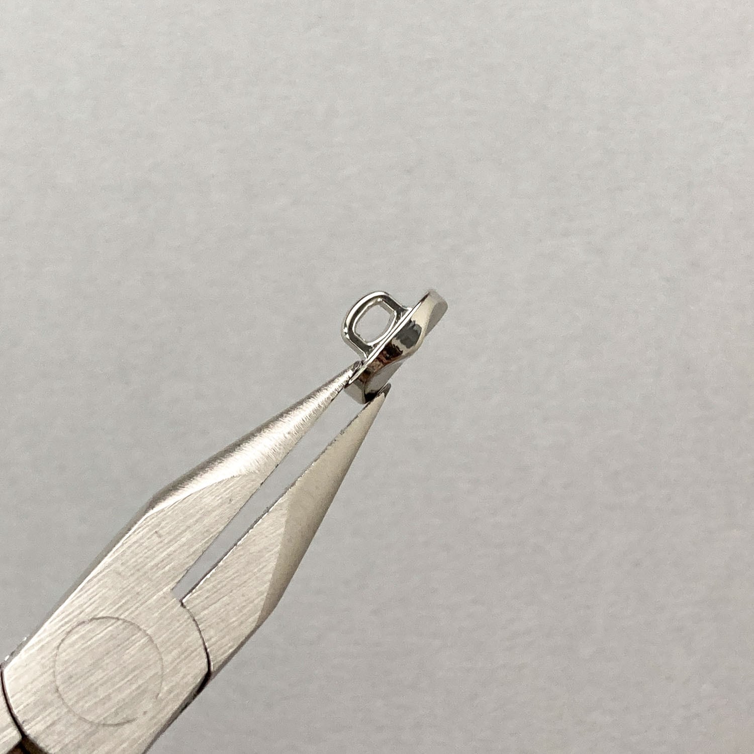 十字ラウンドシルバーボタン（12mm） | Dua-アクセサリーパーツショップ