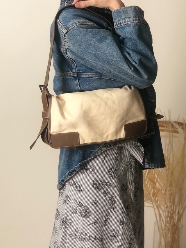 LOEWE ロエベ ショルダーバッグ ベージュ アナグラム キャンバス ワンショルダーバッグ vintage ヴィンテージ オールド u8w446