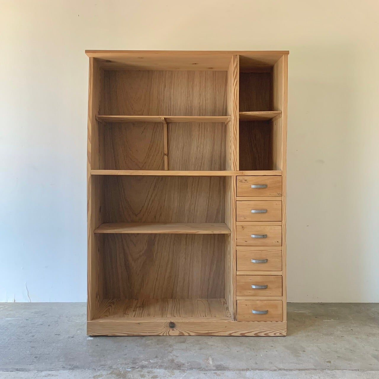 引き出し付きの棚　ディスプレイ棚　古家具　0724