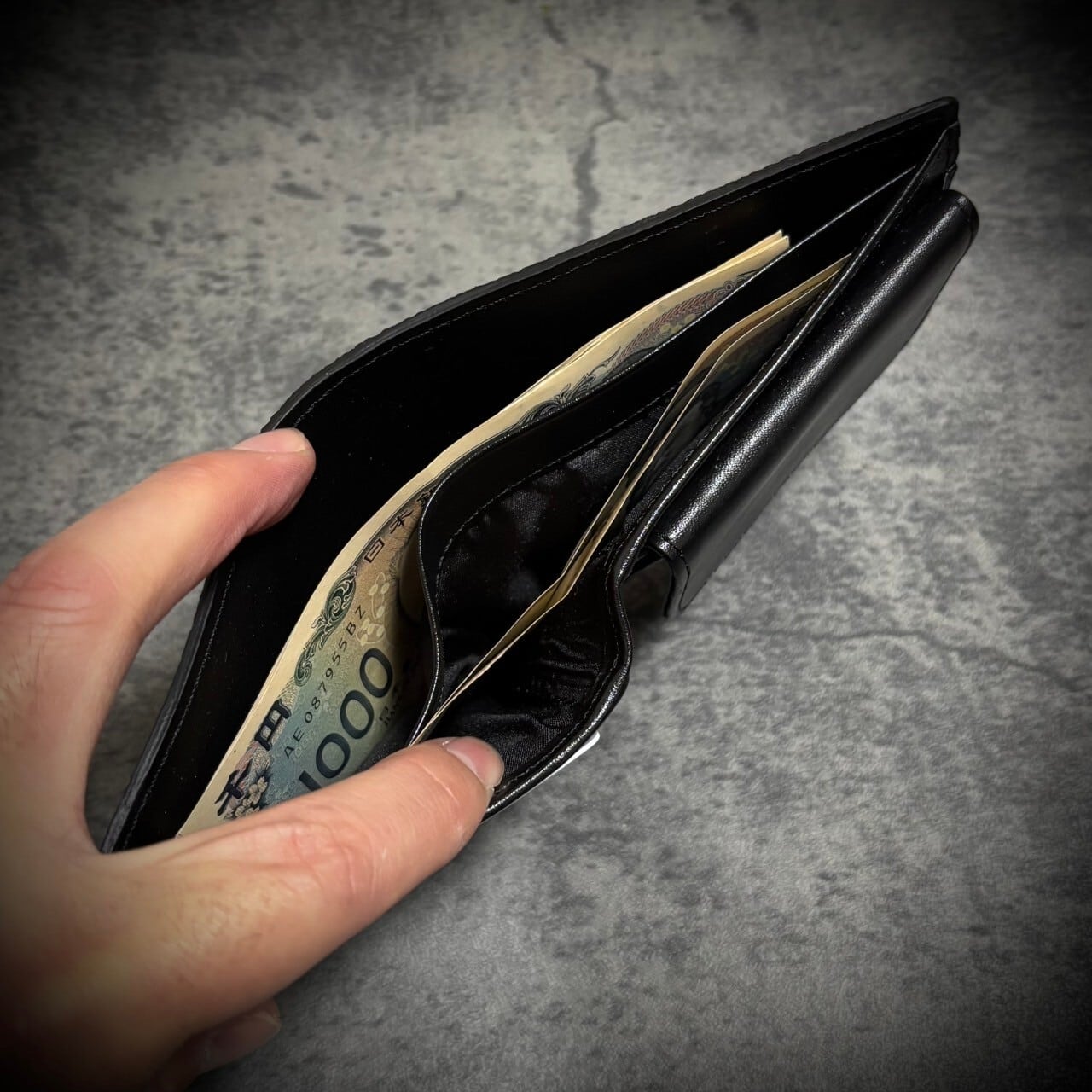 スティングレイ コンパクト ウォレット ガルーシャ 二つ折り 財布 折