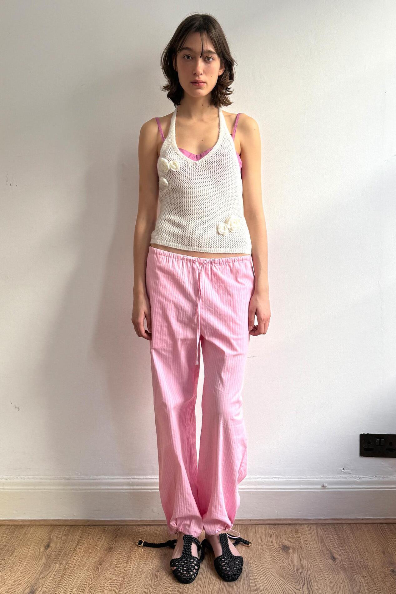トップス sinoon Flower Halter Neck Knit Vest トップス sinoon Flower Halter Neck Knit Vest SINOON] 니트 Flower