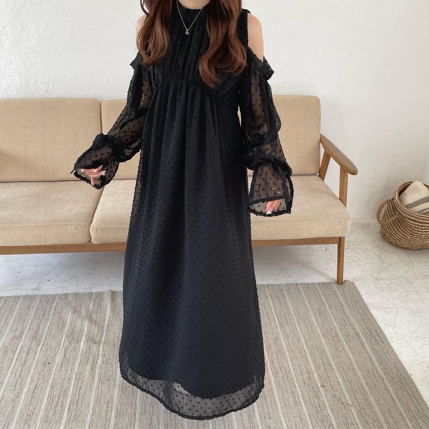 dot jacquard sheer op（ black ） | Ogue