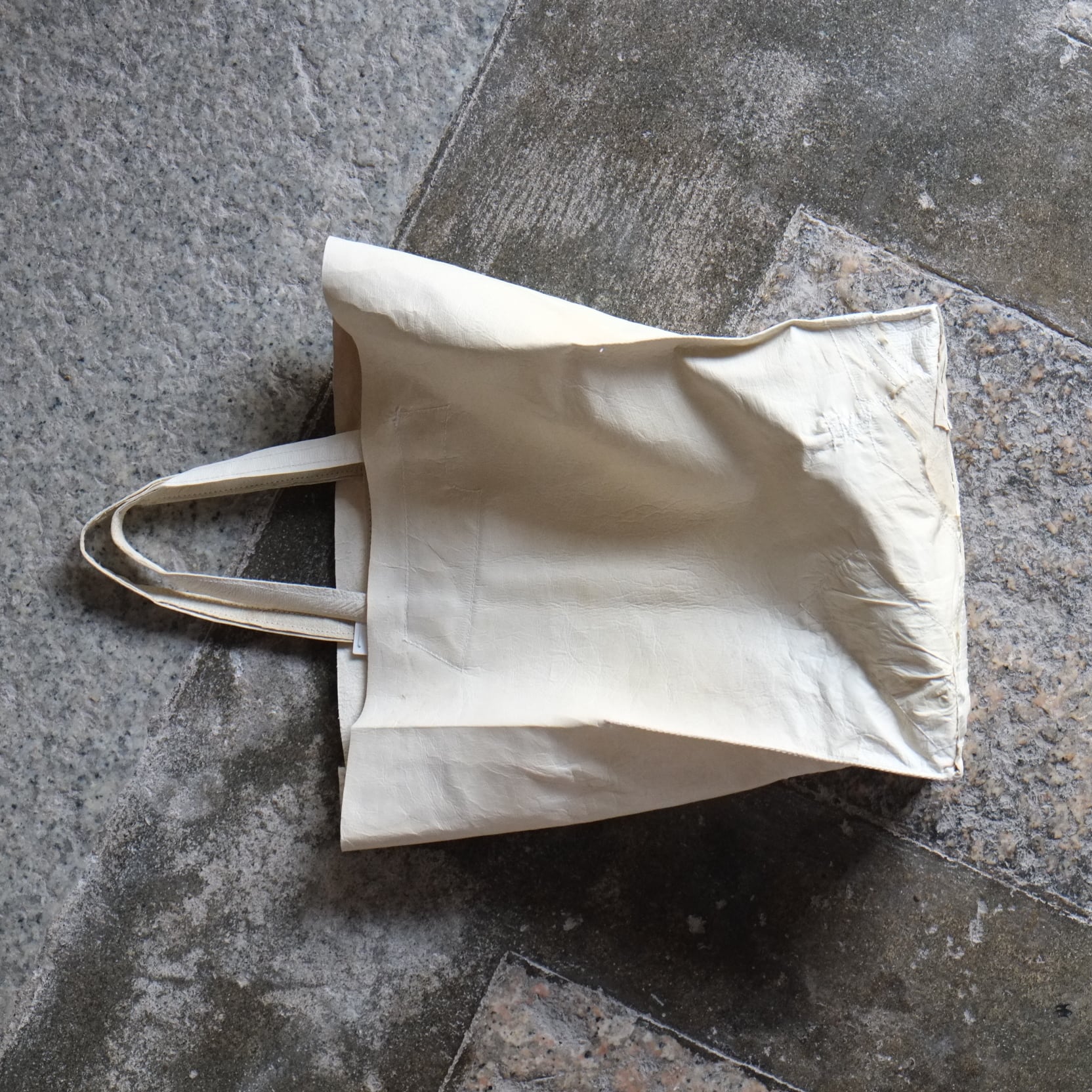 エフスタイル ONE / 白なめし鹿革のバッグ（大） | genzai