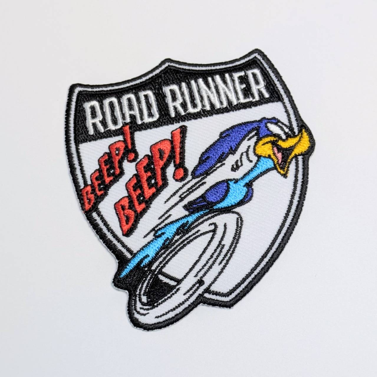 送料無料！ ★刺繍アイロンワッペン★【 Looney Tunes / ルーニーテューンズ 】 ロードランナー“ BEEP！ BEEP！”〚アメリカン雑貨 アメトイ〛
