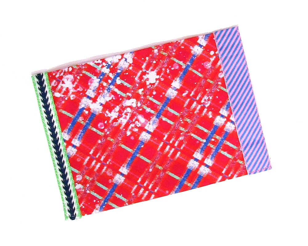 斜めチェック-ファスナーポーチ 赤 マチ付き スリムポーチ 送料無料 | Raff