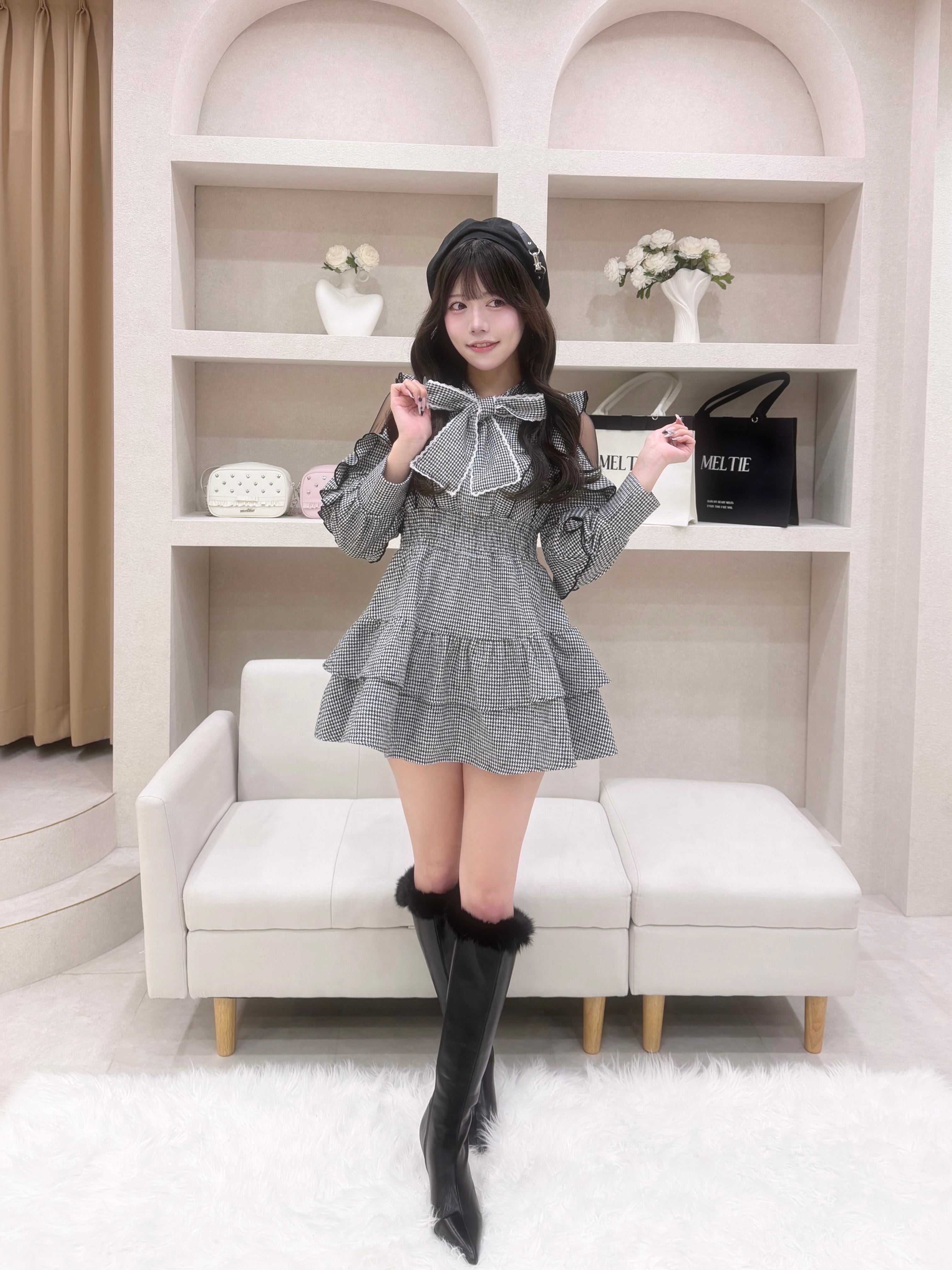 fur trimming pointed boots