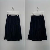 【受注予約：7月中旬入荷予定】pleated 【SK】/black