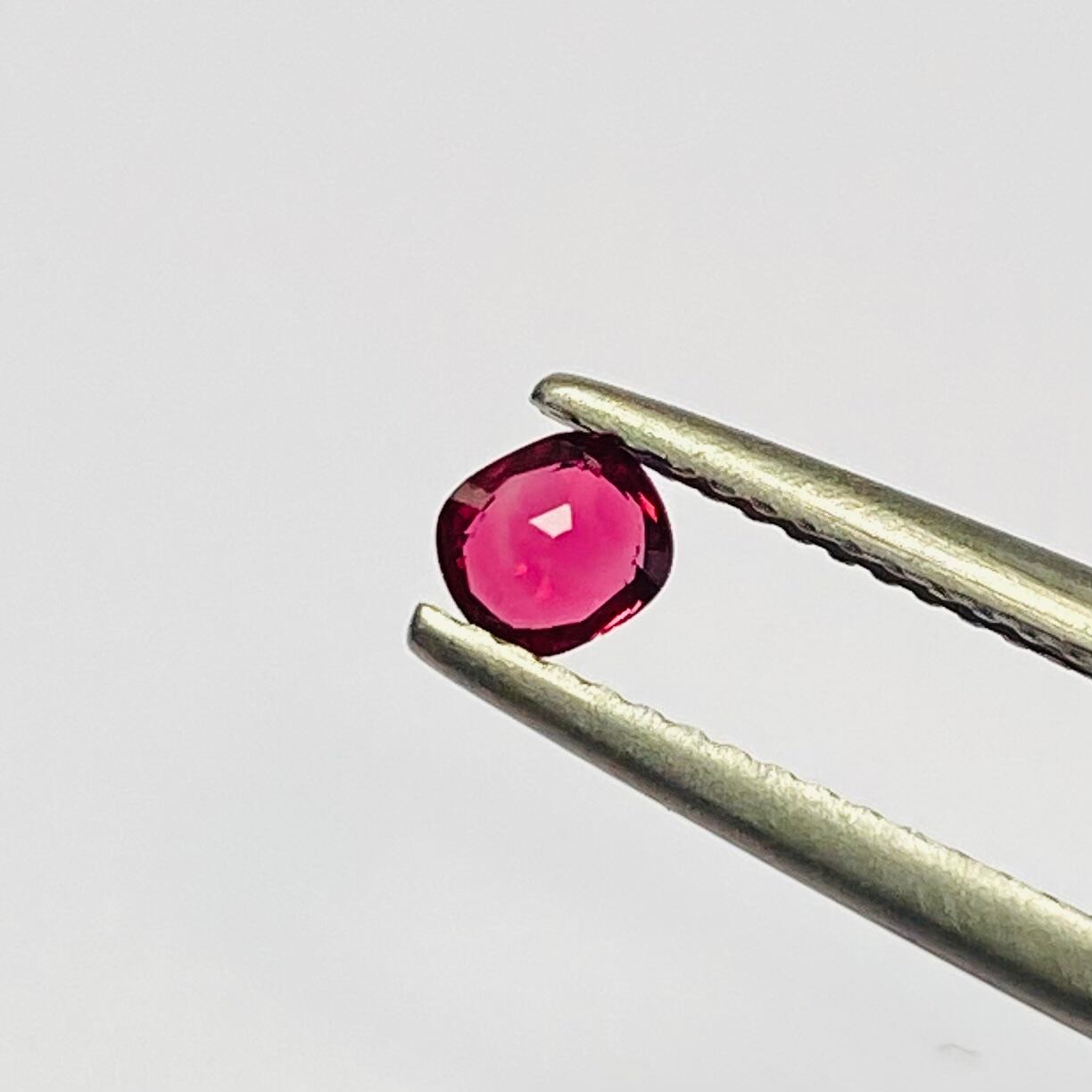 ミャンマーモゴック産希少レッドスピネル2