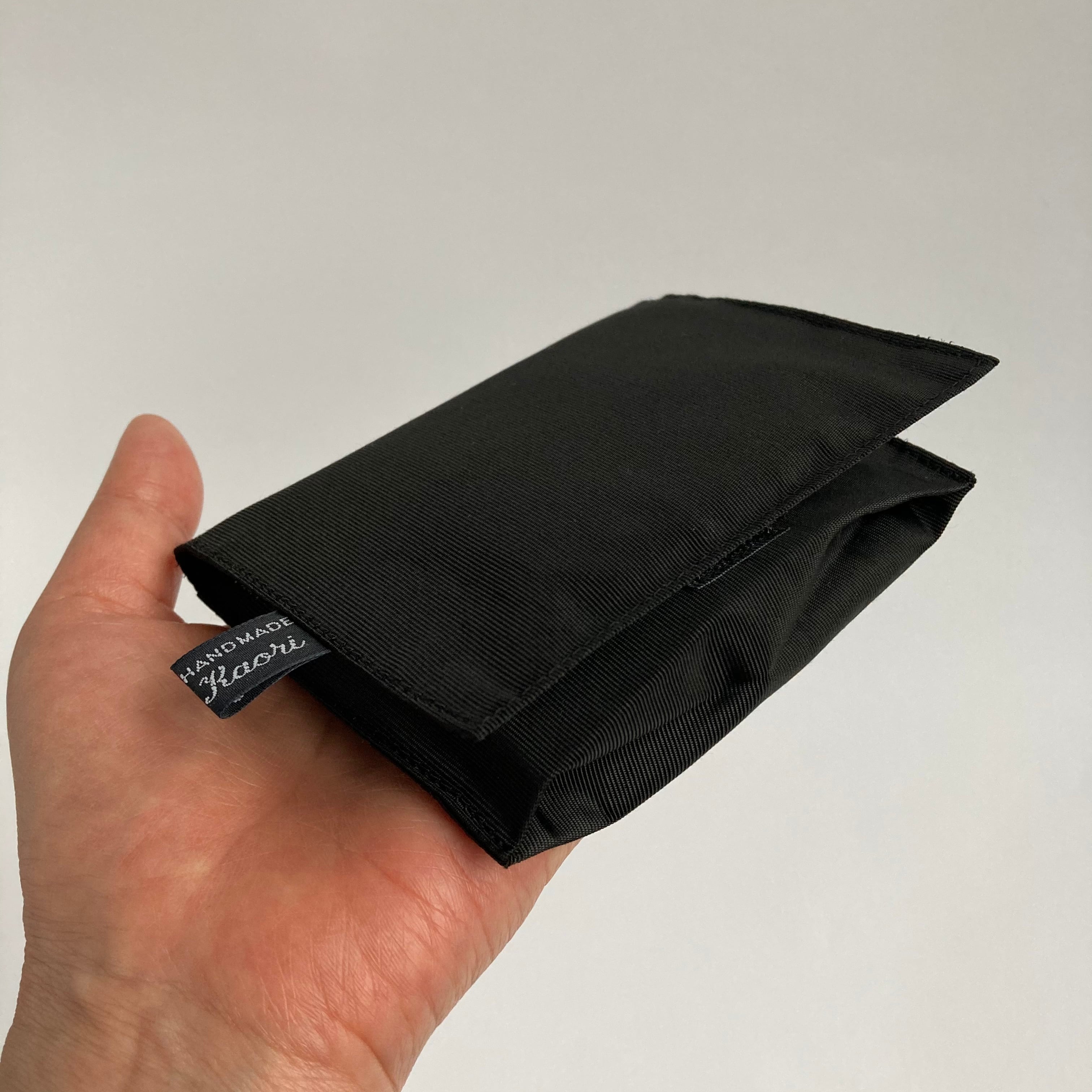 身軽に外出 急な冠婚葬祭の備えにも♪携帯かさばらない手のひらサイズ