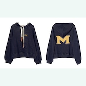 【2color】レトロカレッジ風「M」ロゴパーカー 《i0757》
