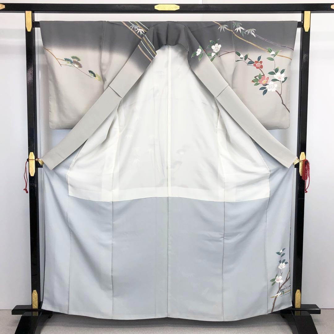 訪問着 作家物友禅 上品な花模様 椿 松 竹 灰白色 トールサイズ 訪問着 作家物友禅 上品な花模様 椿 松 竹 灰白色 トールサイズ
