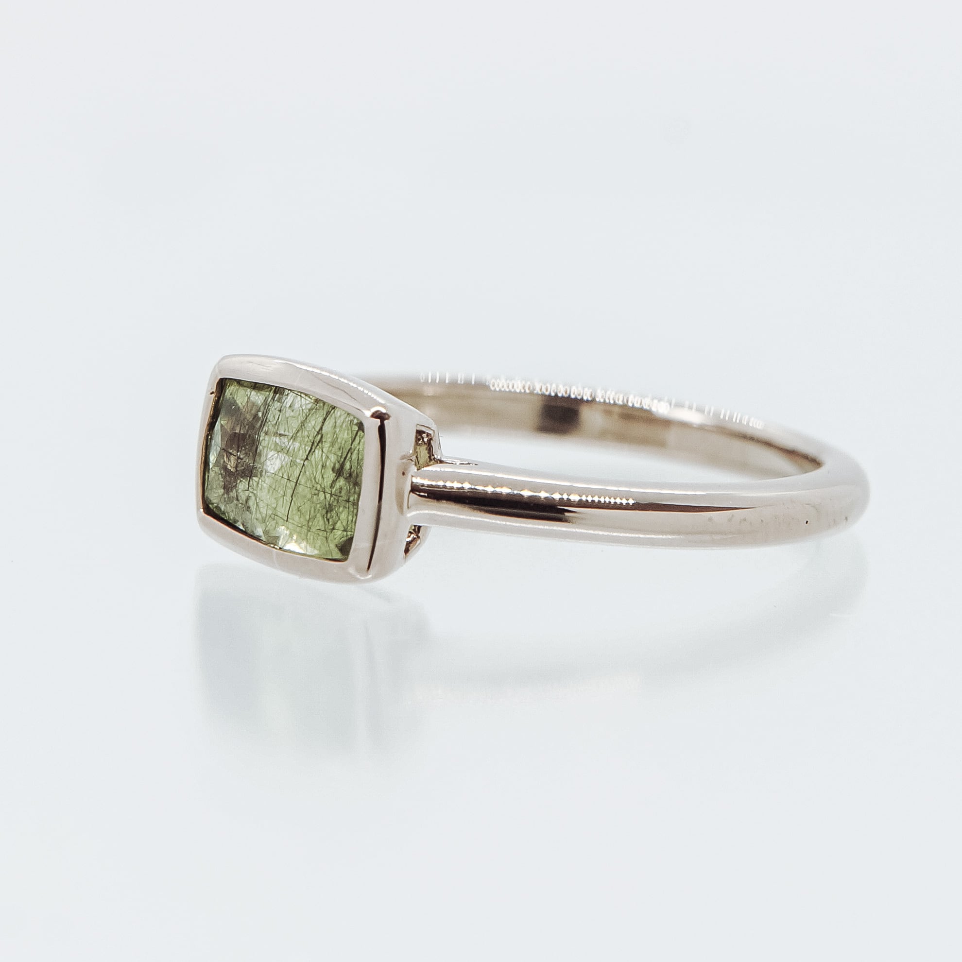 K18WG Rutilated Peridot Ring (ルチルペリドット) | HUIT /ユイット