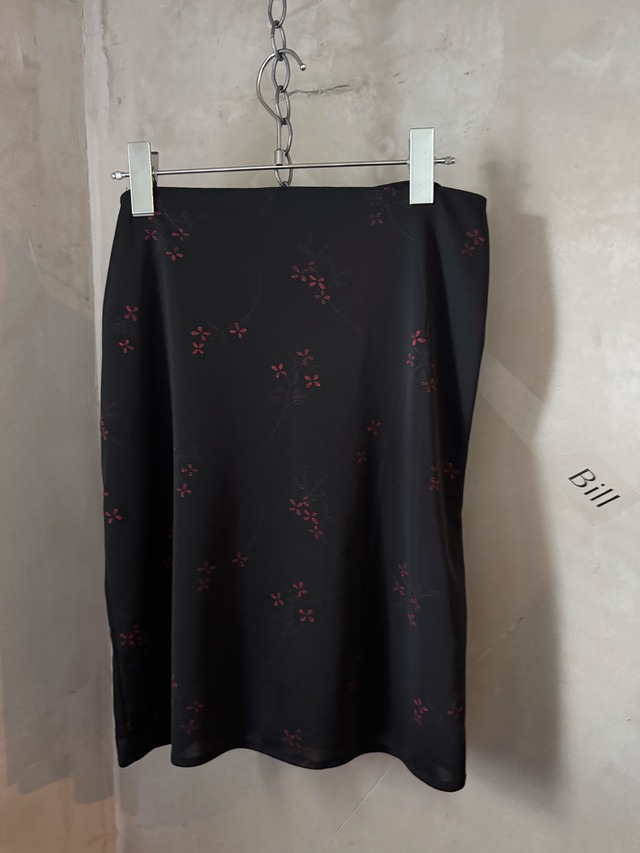 red small flower black skirt (Bill vintage)