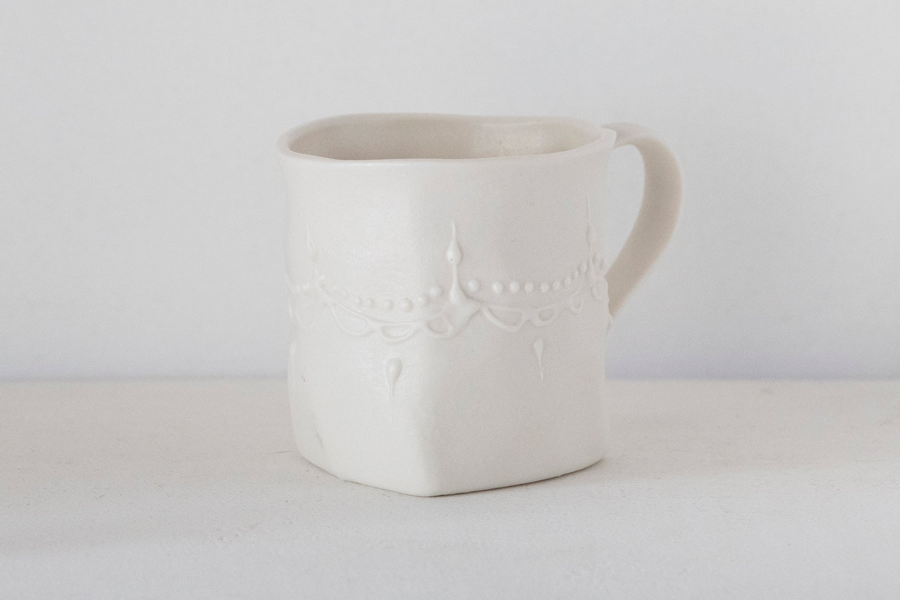 マグ ーマカロンシリーズblancー《受注生産》｜Naoki Maeda ceramic