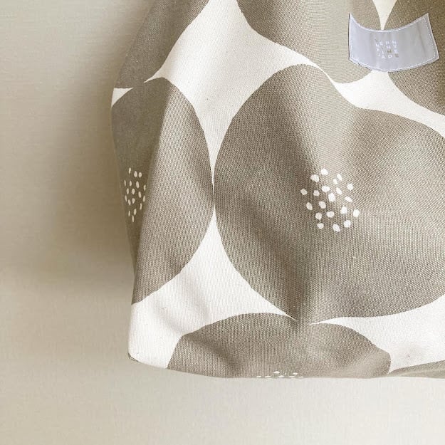 特大あんぱん柄の何でも入る大きなトートバッグ ♡ グレージュ