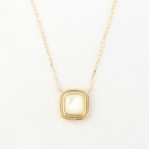 Mother of pearl square necklace