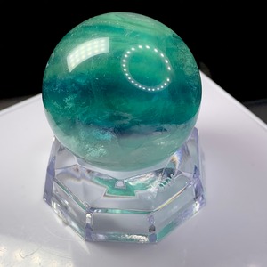 s156.グラデーションが可愛いフローライトスフィア