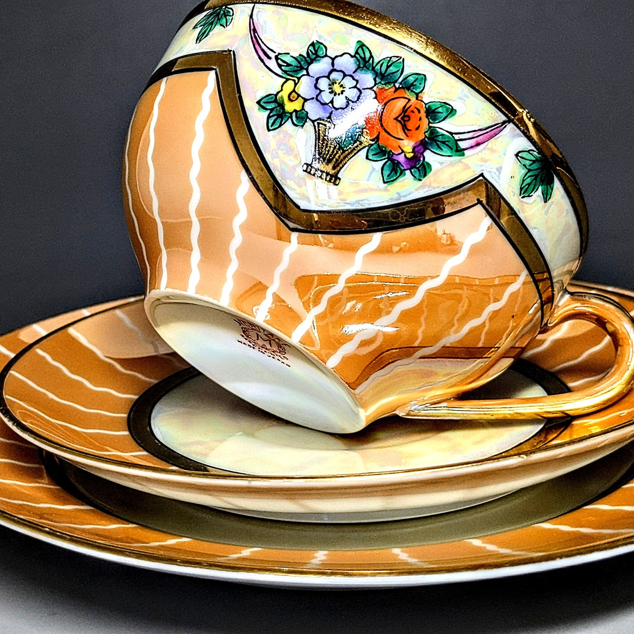 オールドノリタケ アールデコ期大銘品！金彩虹ラスター花籠絵図紋 