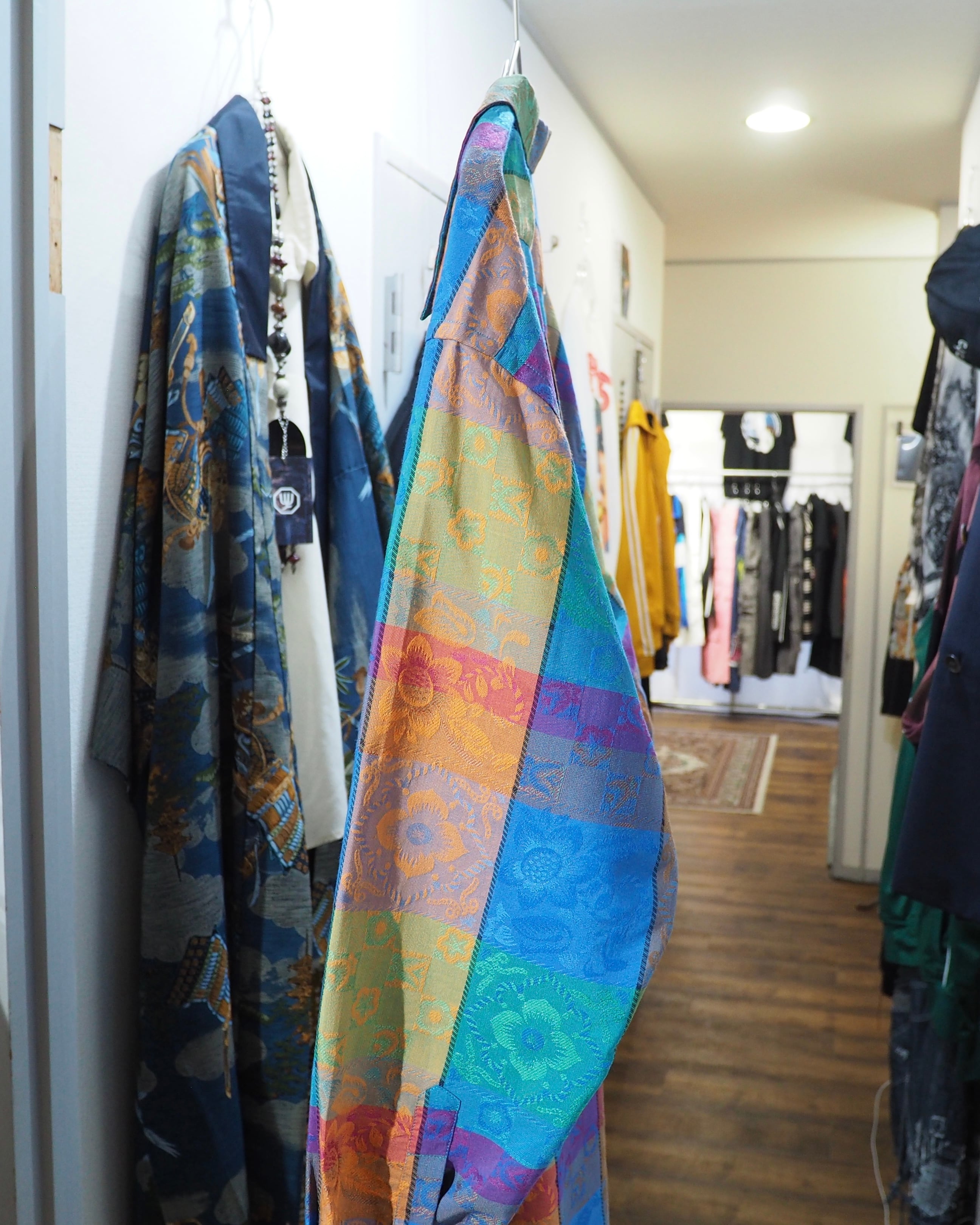" Made in Italy " Multi color Block × Beautiful Flower Embroidery vintage Open collar Shirt