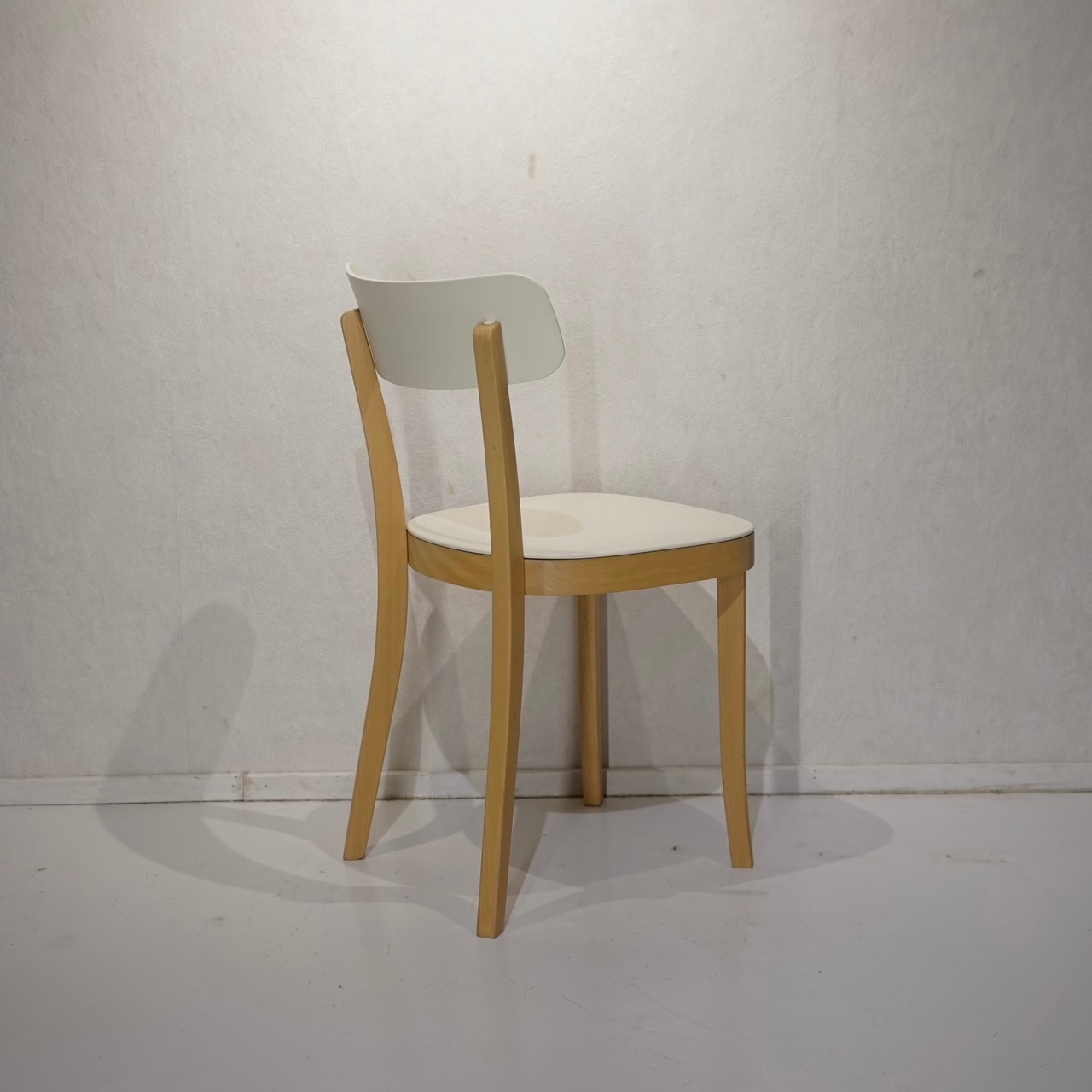 Vitra ヴィトラ Basel Chair バーゼルチェア ダイニングチェア アームレス チェア 椅子 北欧 ナチュラル モダン