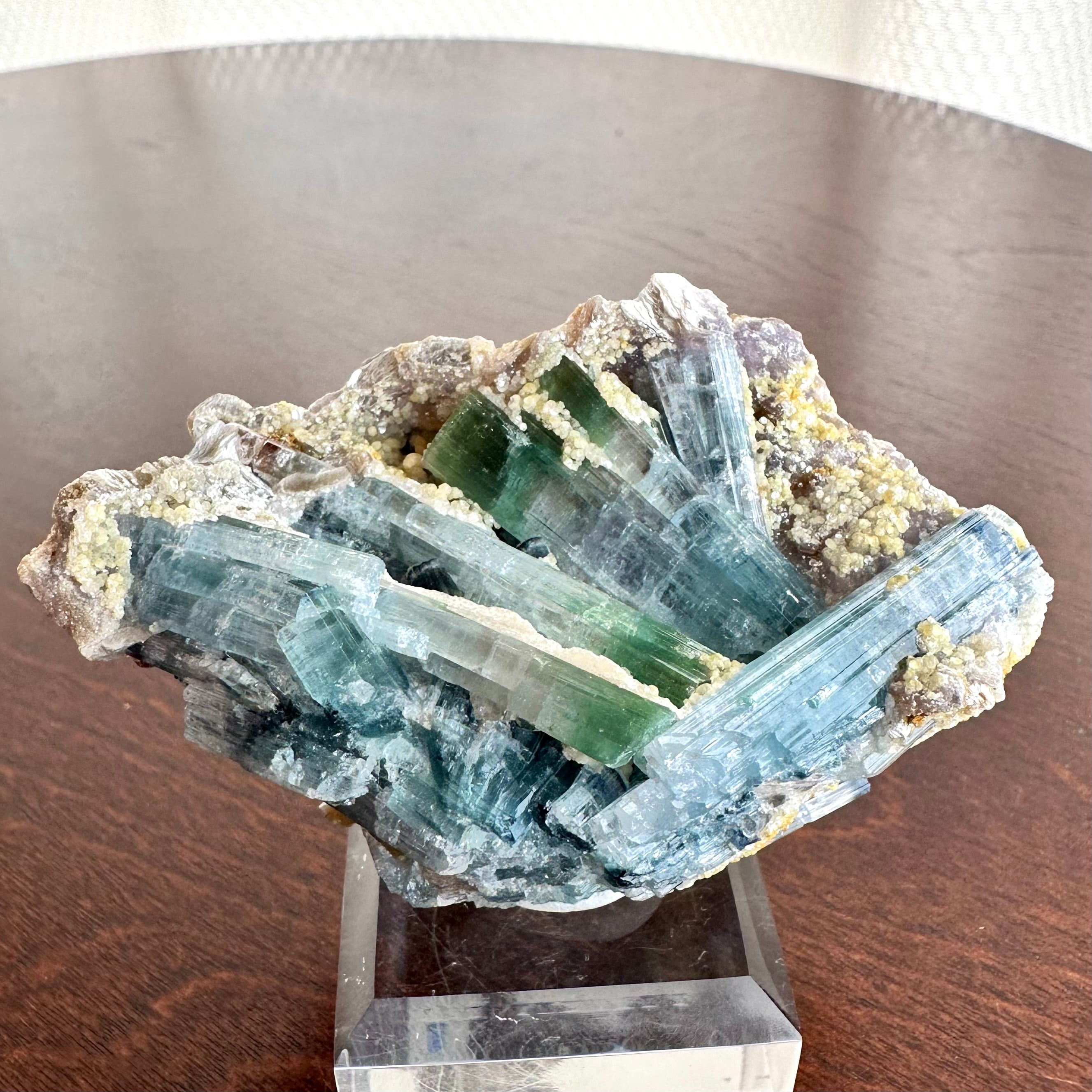 エルバイト / クーカイト / レピドライト / クォーツ【Elbaite with Cookeite & Lepidolite & Quartz】ブラジル産