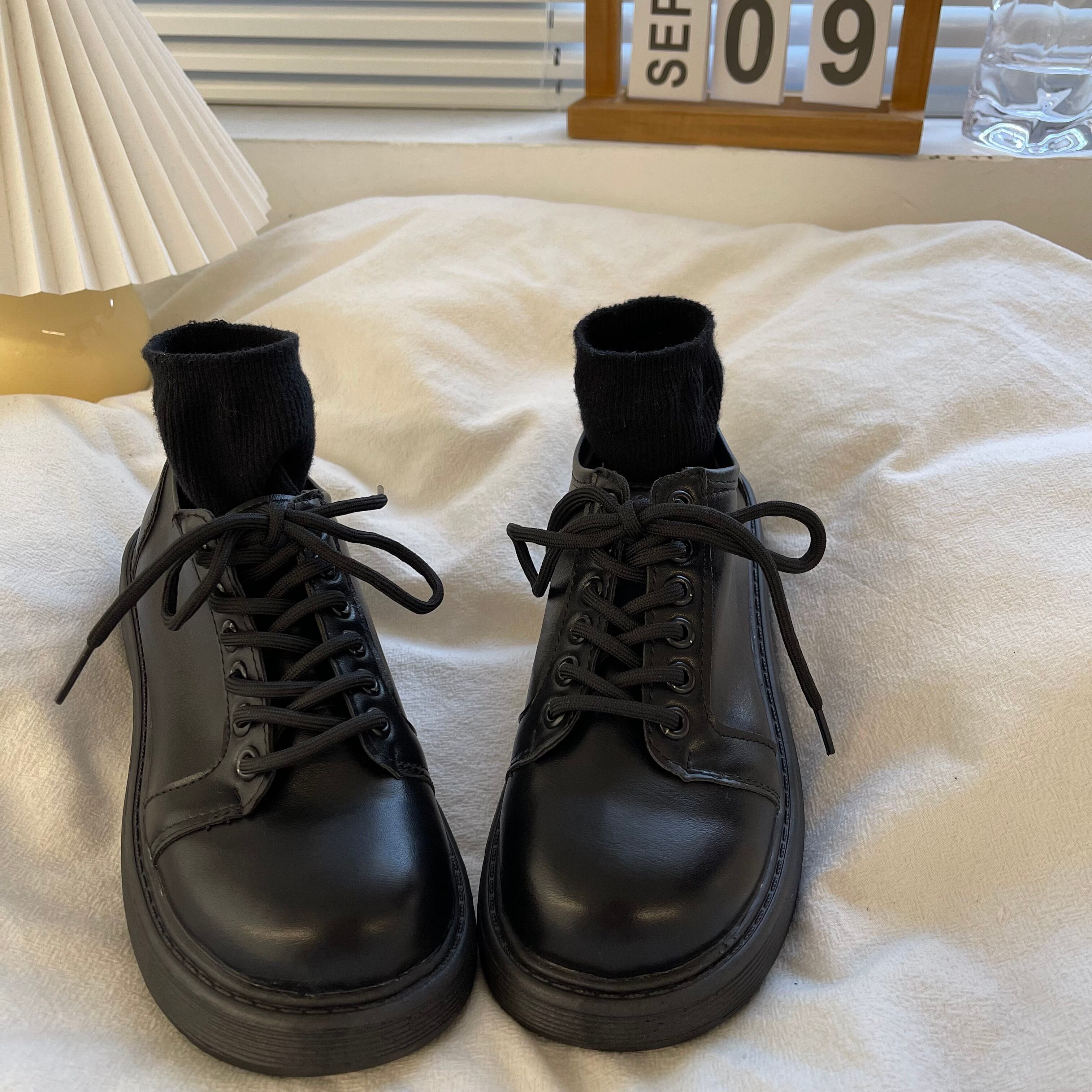 丸っと ボリューミー 厚底 スニーカー レースアップ ラバーソール シューズ かわいい 学生 コーデ カジュアル ガーリー Lamitte Deco トレンド 韓国ファッション ショップ Base店