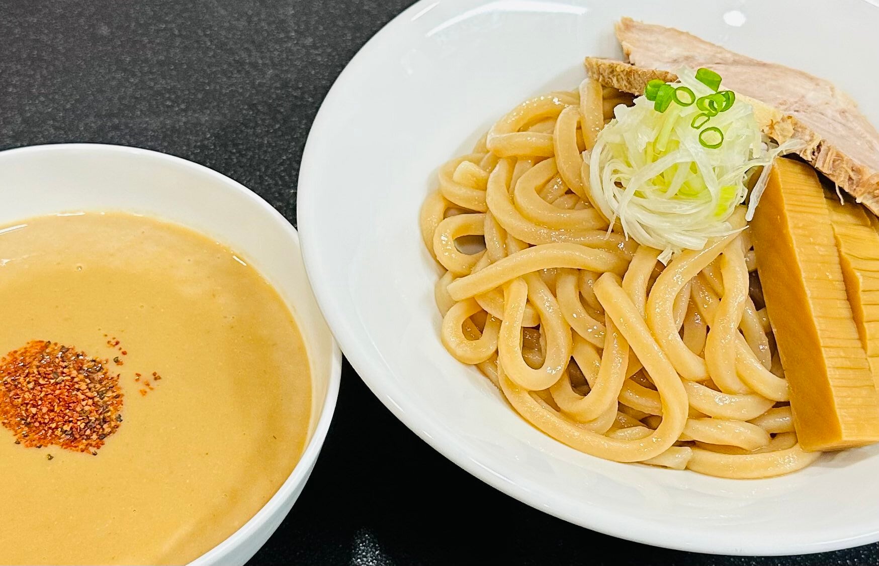 麺屋極鶏®︎】鶏だく®︎もっちもち超極太つけ麺（超濃厚肉濁鶏白湯