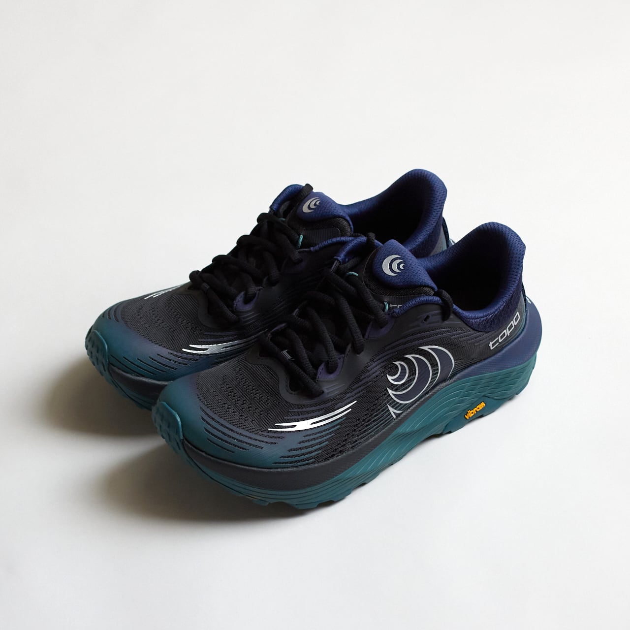 Topo Athletic(トポ アスレチック)ULTRAVENTURE 5(ウルトラベンチャー5) -Black/Dark Teal (MEN)メンズトレイルランニングシューズ