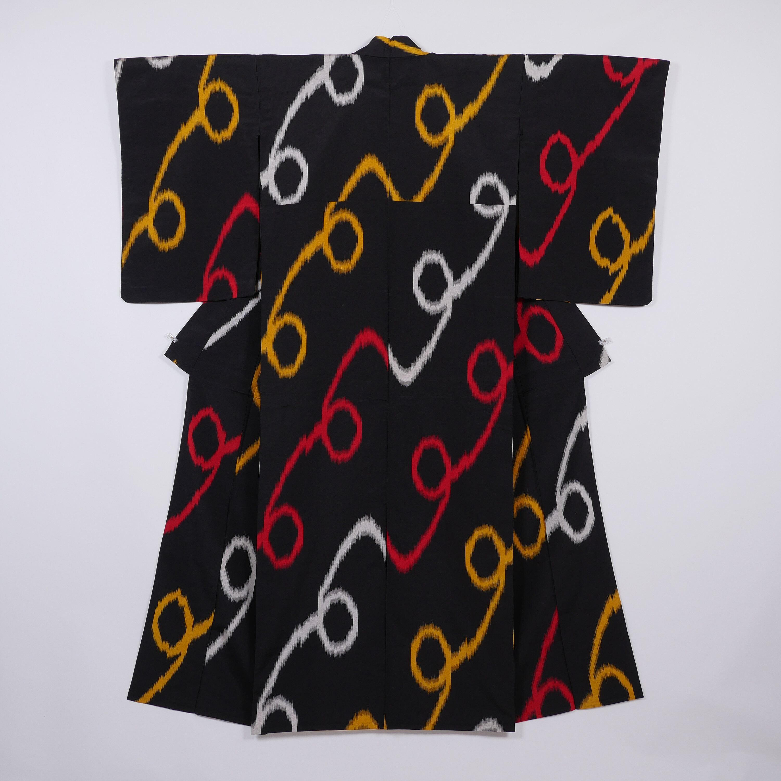 正絹 カラフルな輪柄 御召着物 | Vintage black omeshi kimono with a