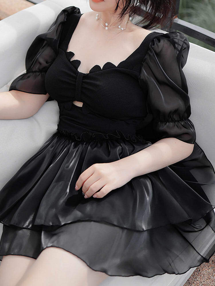 ブラック一色でシックにかわいい シャイニーチュールワンピース水着