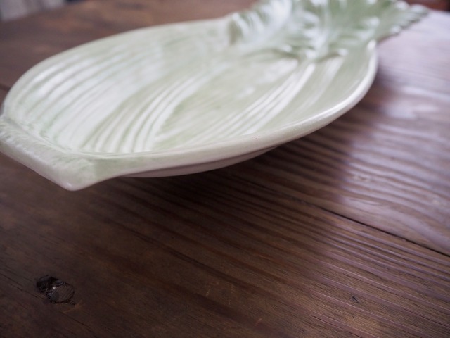 AMERICA 1970's Hand paint celery plate
