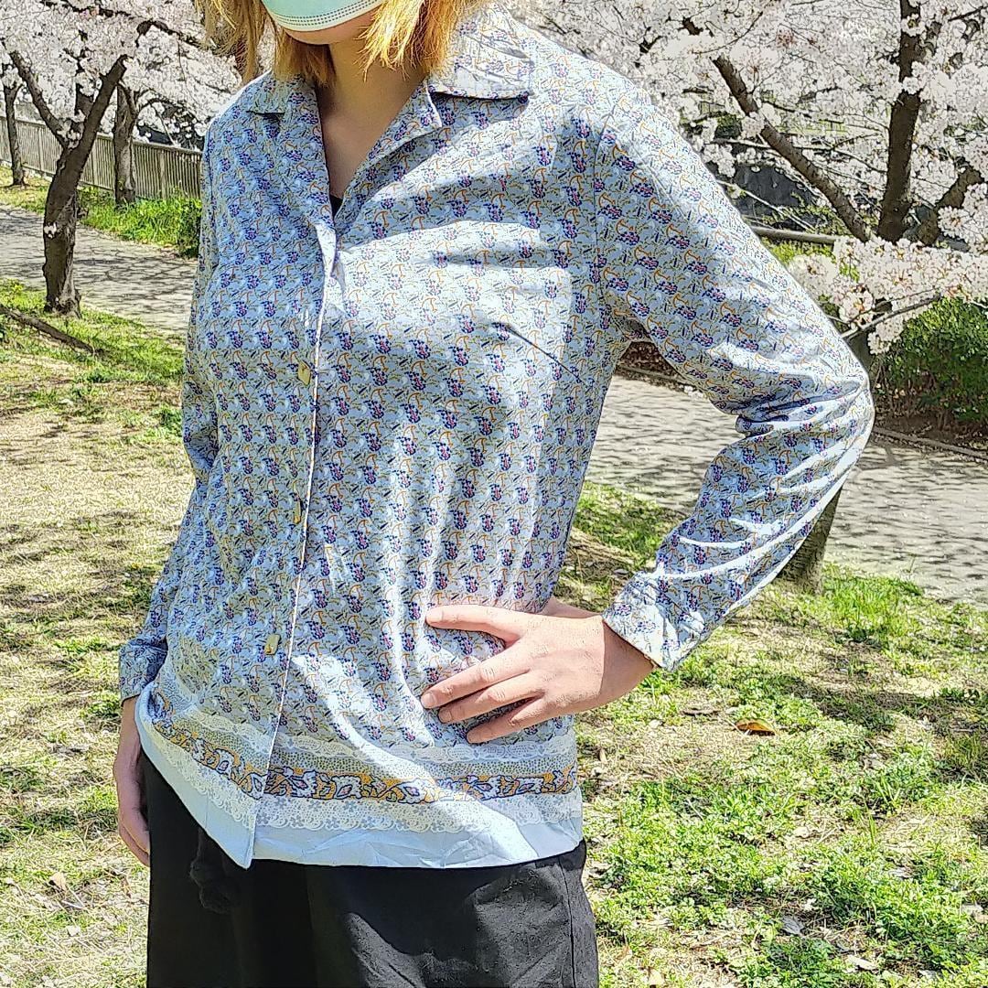 日本製 昭和レトロ 総柄パターン 大きめ柄シャツ ポリシャツ ライト