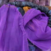 ベリーダンス オリエンタル 衣装 上下セット パープル系 ベラ Bella ラインストーン スパンコール トップス スカート ベルト アーム飾り 腕飾り 煌びやか 華やか 紫 金 セットアップ キラキラ ビーズ セクシー ダンス衣装 豪華 装飾 ゴールド系