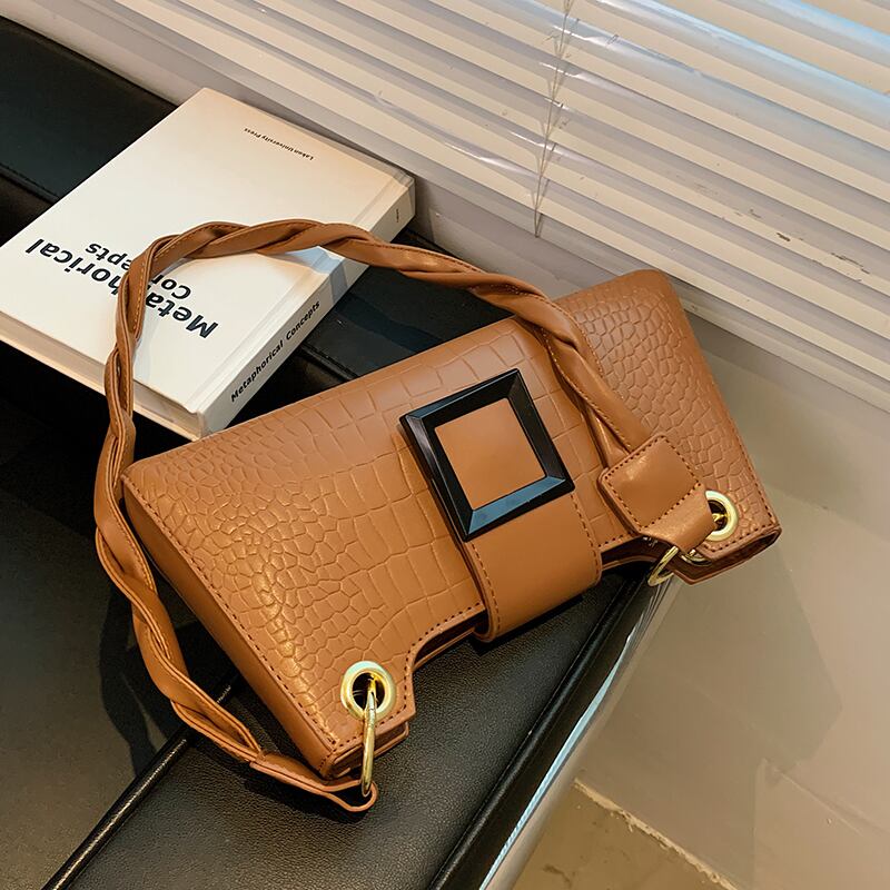 スタンダードオータムレッドショルダーバッグ レトロ 秋物 ハンドバッグ メッセンジャーバッグ Tiancai_Wing_Bag34064602112