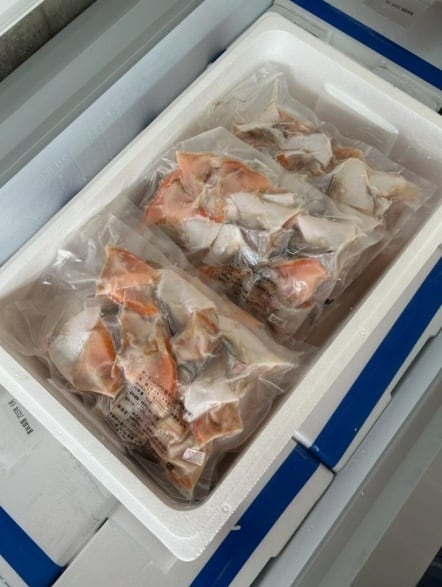 (冷凍)定塩 トラウトサーモン カマ 1ケース　500g x 14個　合計7kg